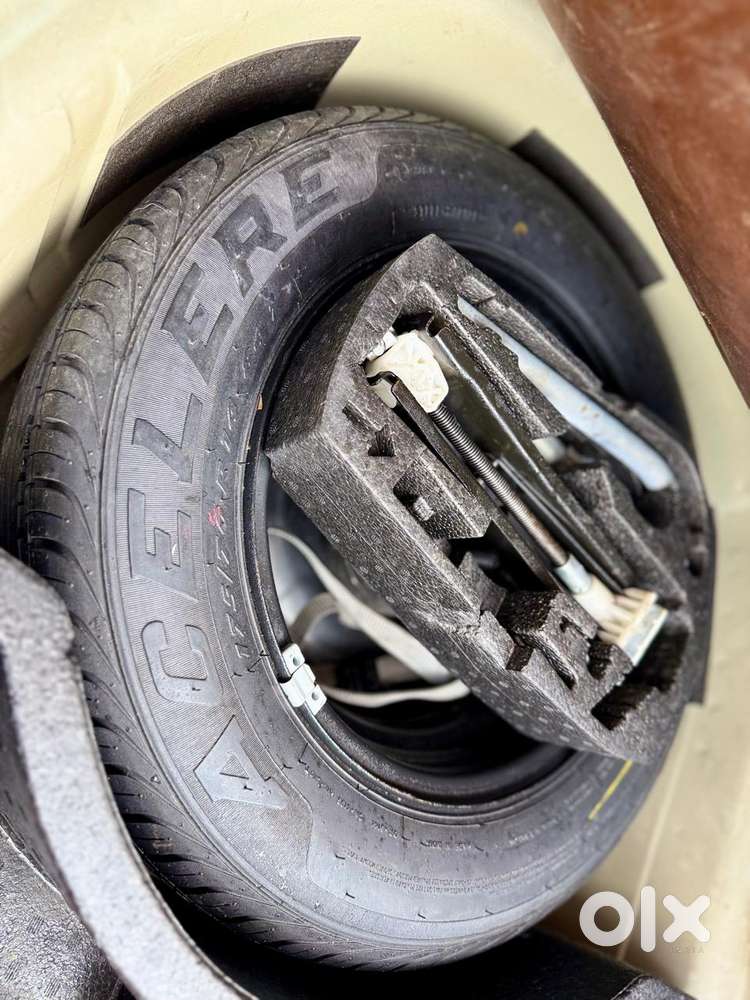 Volkswagen Vento 2010-2013 Petrol Highline, 2011, Petrol