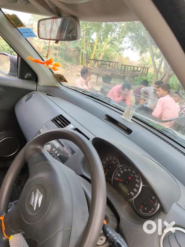 Maruti Suzuki Swift Dzire 2017 Petrol 80000 Km Driven