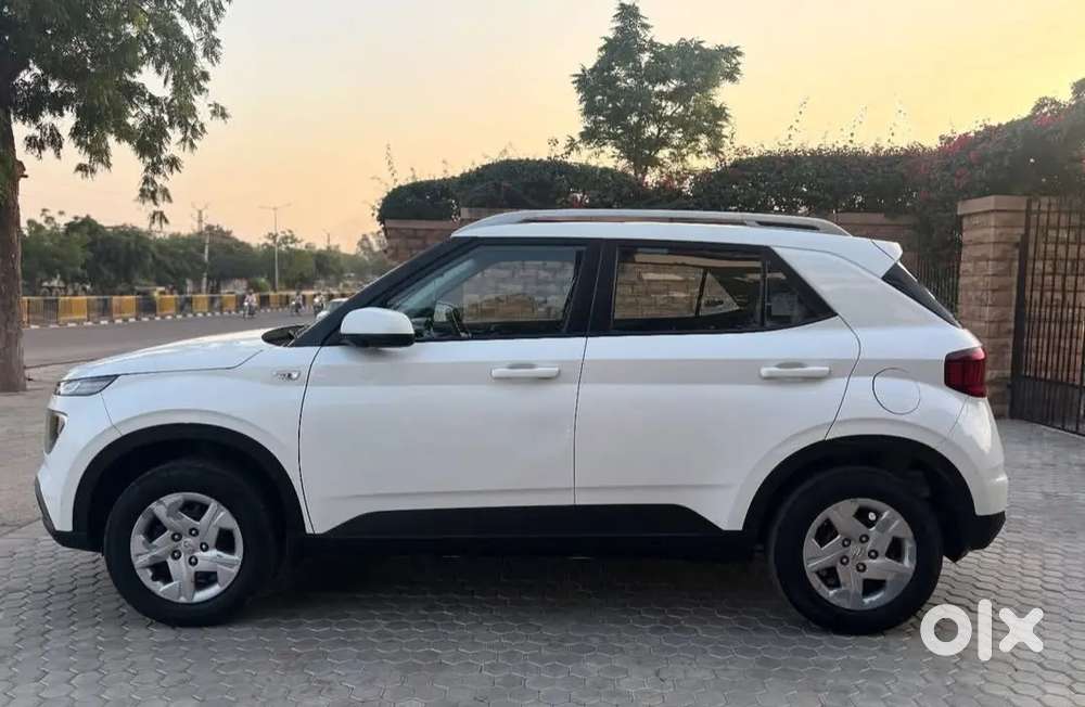Hyundai Venue 2020 Manual 2nd Owner