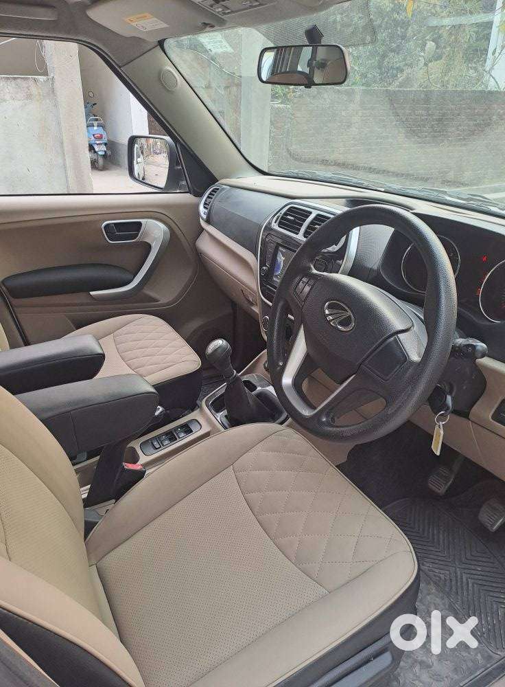 Mahindra Tuv 300, 2018, Diesel