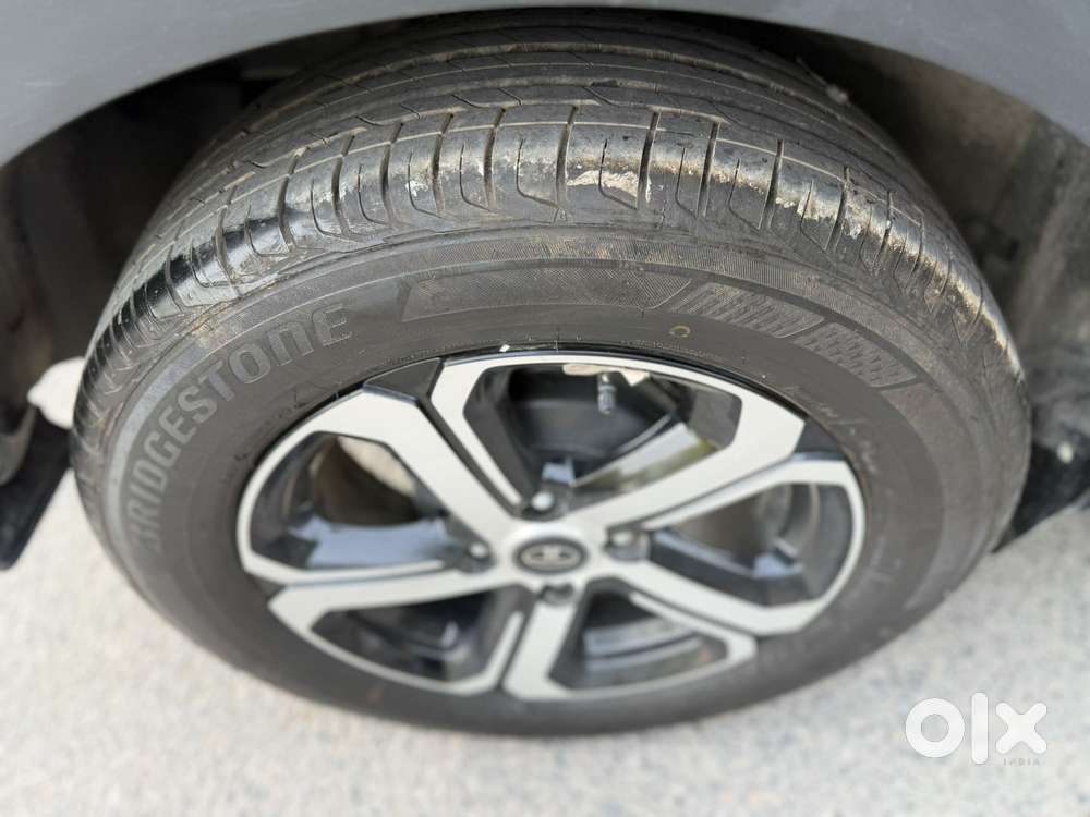 Tata Nexon 1.5 Revotorq Xz Plus Hs Dual Tone, 2023, Petrol