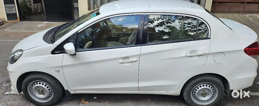 Honda Amaze Petrol (manual) – Excellent Condition  Fully Maintained