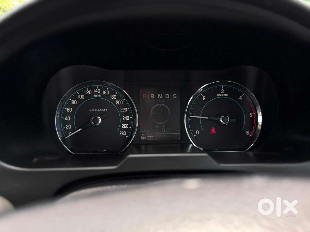 Jaguar Xf 2014 Diesel 105000 Km Driven