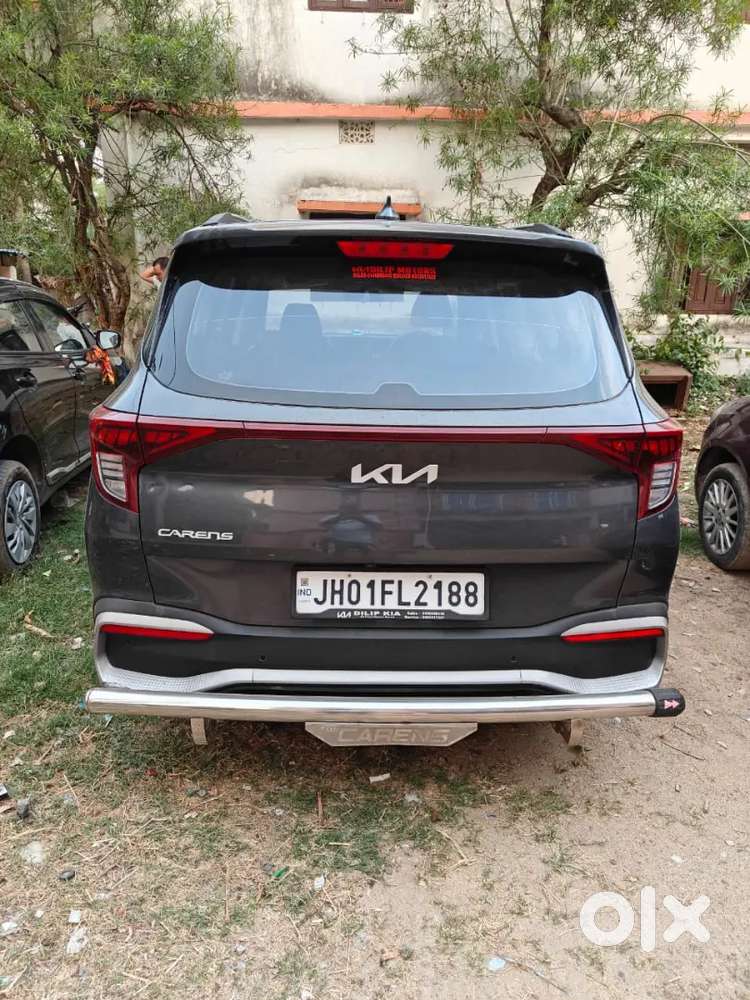 Kia Carens 2024 Petrol Well Maintained