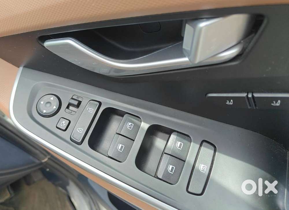 Hyundai Alcazar 2.0 Signature (o) Petrol At 7 Str, 2025, Petrol