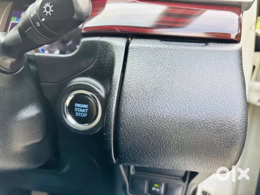 Toyota Innova Crysta [2020-ongoing] 2.4 Vx 7 Str, 2017, Diesel