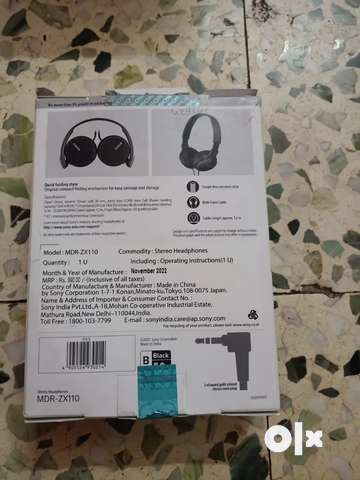 Sony headphones with and without mic Accessories 1759391108