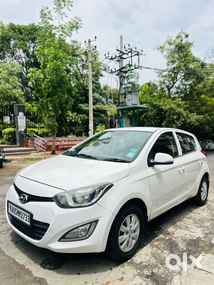 Hyundai I20 Sportz At 1.4, 2012, Petrol