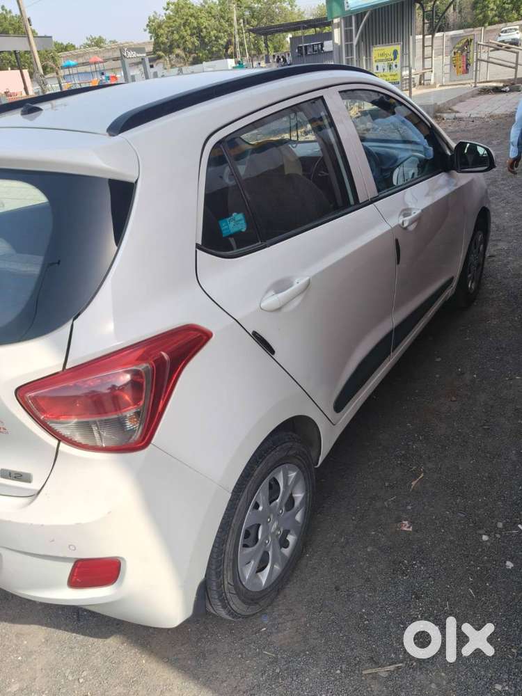 Hyundai Grand I10 2016 Petrol Well Maintained