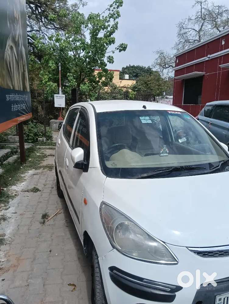 न्यू टायर न्यू बैटरी एलईडी है Ac चालू 2030  गुड कंडीशन कोई कमी नहीं