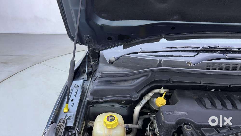 Mahindra Xuv300 W8 (o) 1.5 Diesel Amt, 2023, Diesel