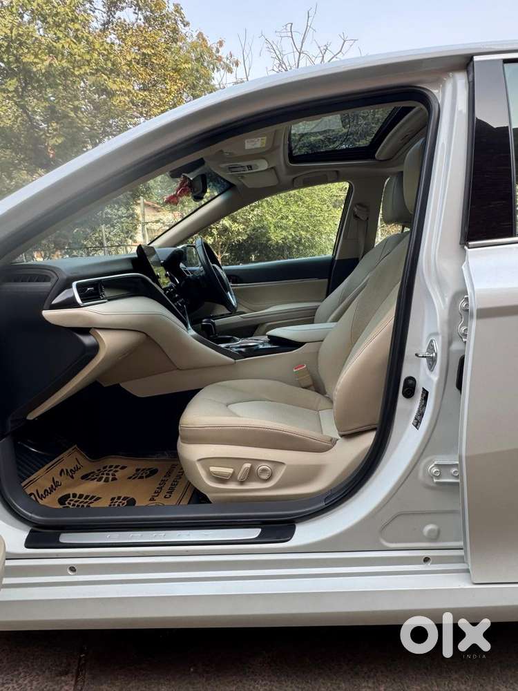 Toyota Camry 2.5 Hybrid, 2023, Petrol