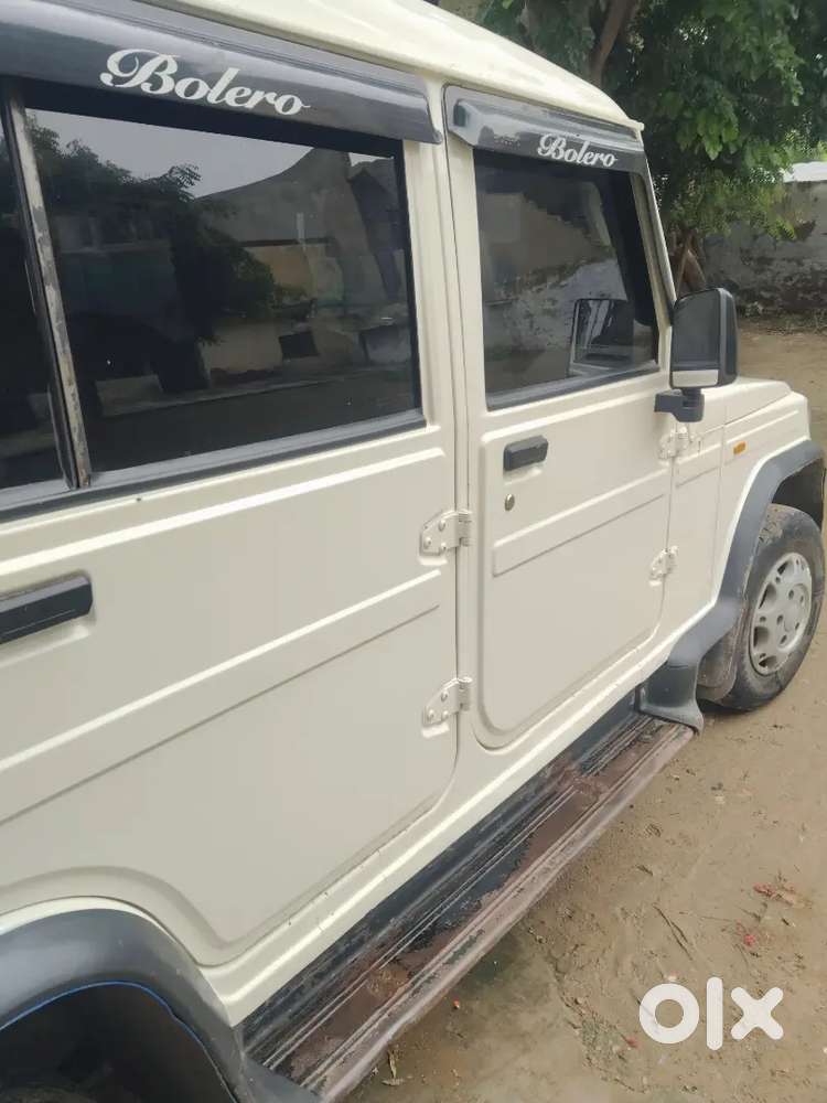 Mahindra Bolero 2015 कार