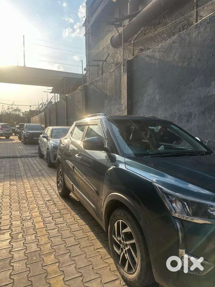Mahindra Xuv300 2023 Petrol Well Maintained
