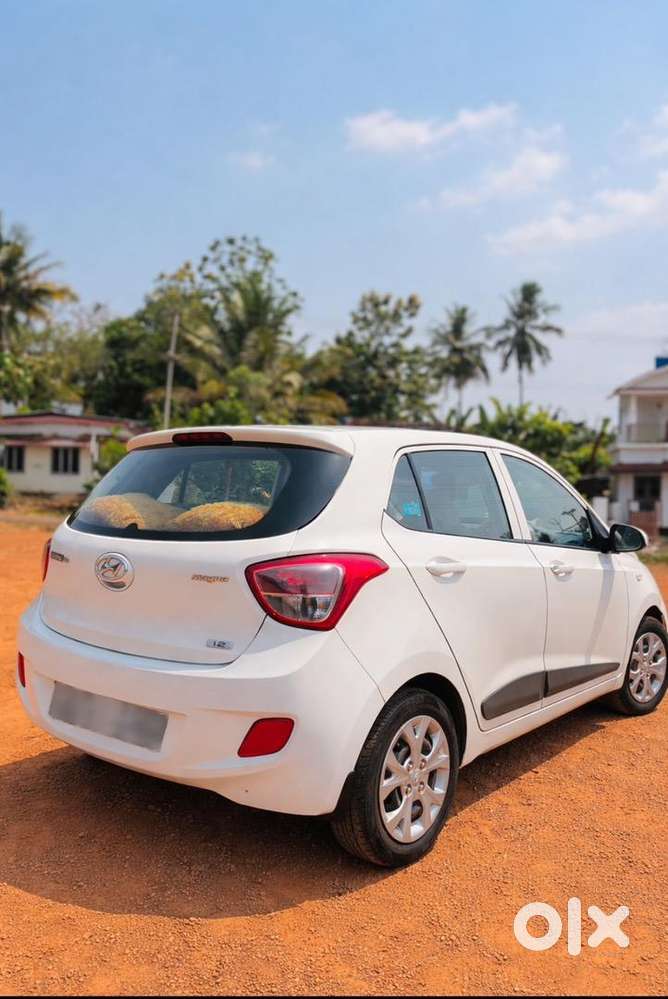 Hyundai Grand I10 2015 Petrol 60000 Km Driven