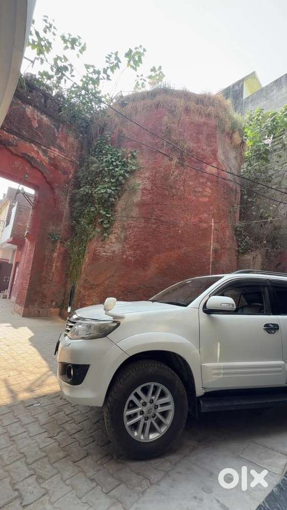 Toyota Fortuner Diesel Car 2015 Brand New Condition