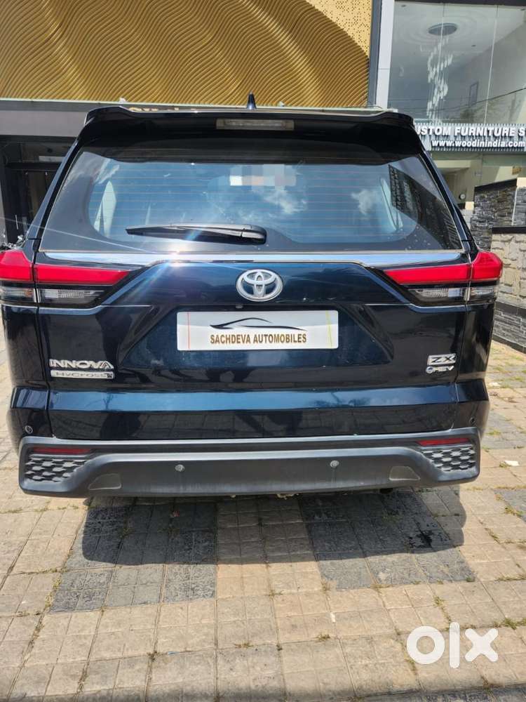 Toyota Innova Hycross 2.0 Zx Hybrid 7 Str, 2025, Diesel