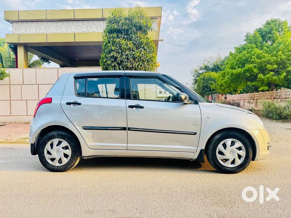 Maruti Suzuki Swift Vvt Zxi, 2010, Petrol