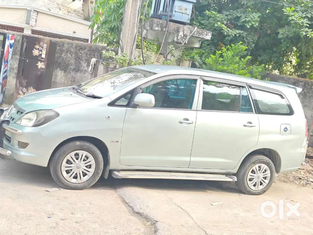 Toyota Innova 2008 Diesel Well Maintained Showroom Service.