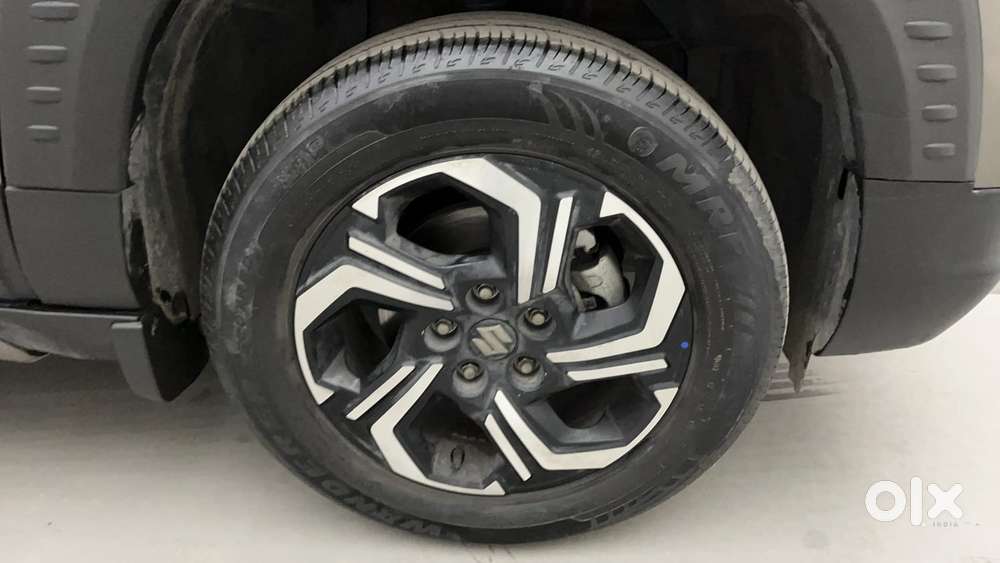 Maruti Suzuki Brezza 1.5 Zxi At Smart Hybrid Dual Tone, 2023, Petrol