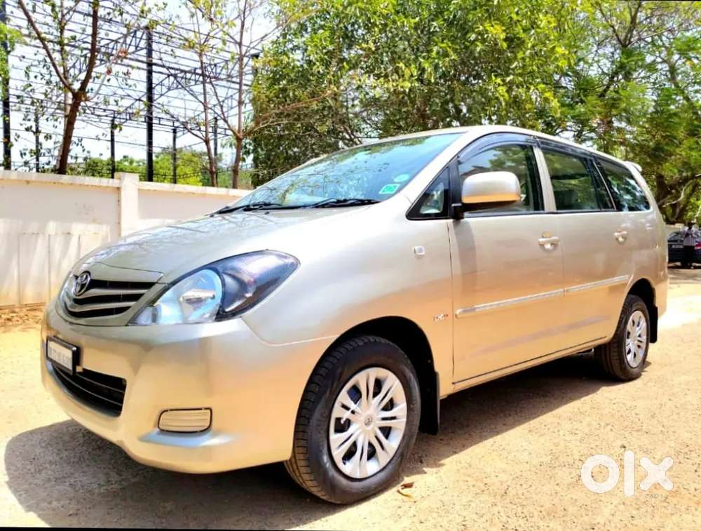 Toyota Innova 2011 Diesel Well Maintained