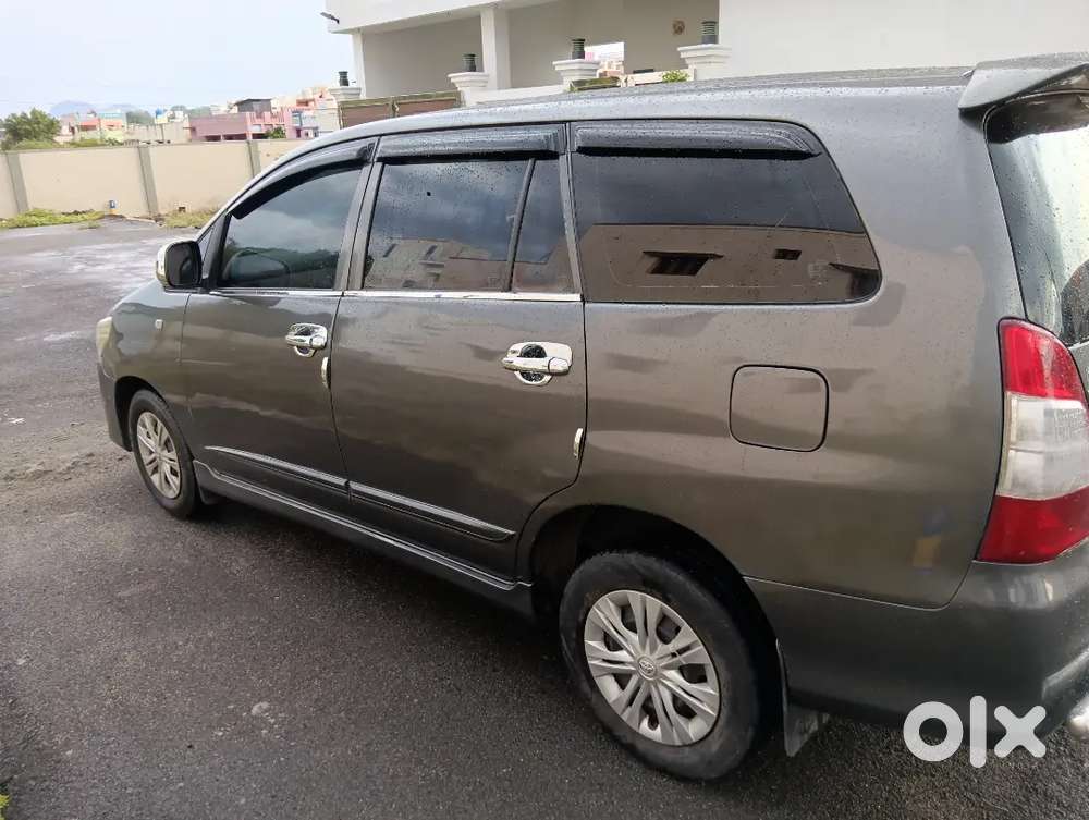 Toyota Innova Crysta 2014 Model Diesel Variant