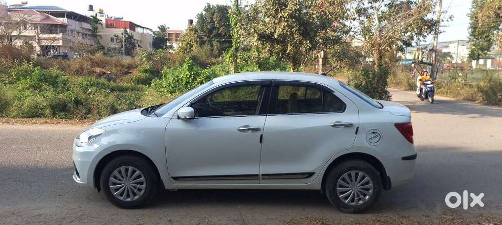 Maruti Suzuki Swift Dzire Vxi Optional, 2022, Petrol