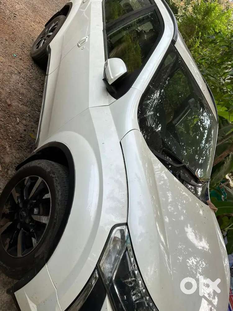 Mahindra Xuv500 2018 Diesel 120000 Km Driven