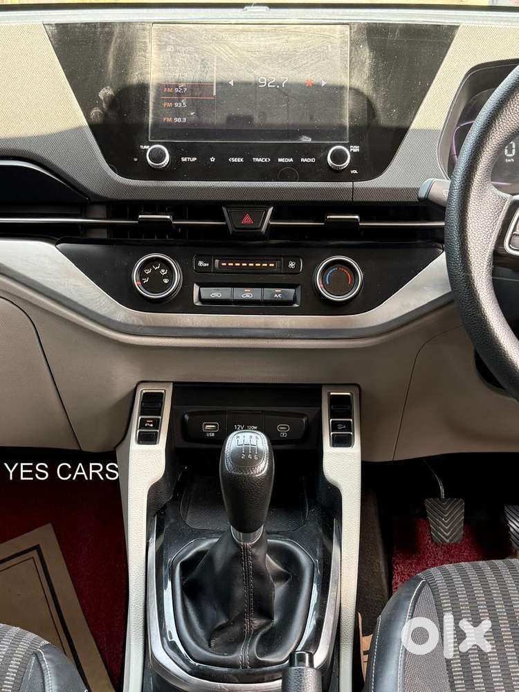 Kia Carens 1.4 Prestige 7 Str, 2023, Petrol