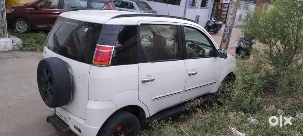 Mahindra Quanto 2015