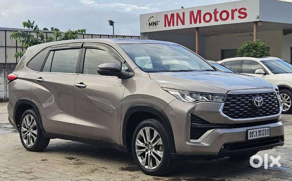 Toyota Innova Hycross 2.0 Zx (o) Hybrid 7 Str, 2023, Petrol