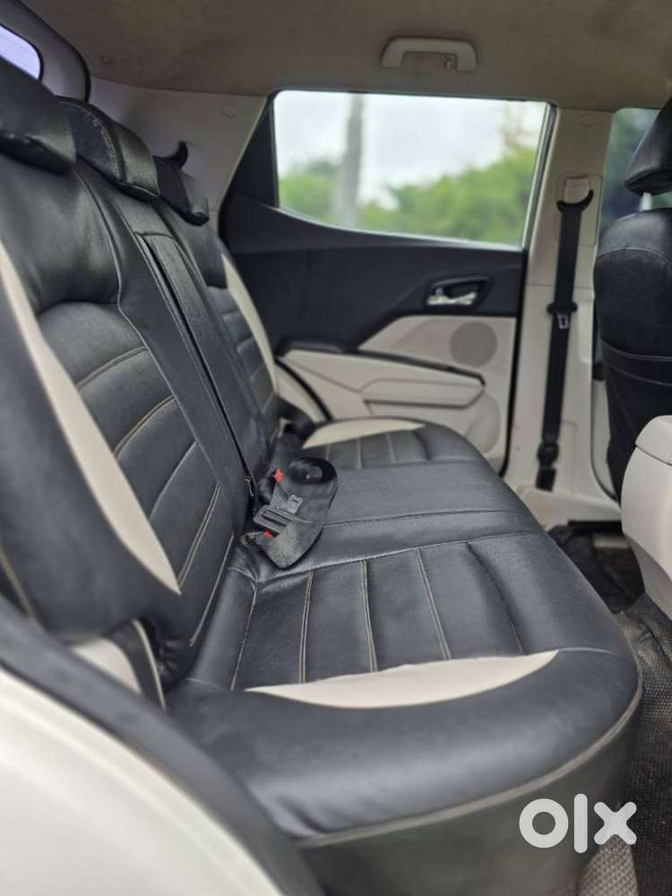 Mahindra Xuv300 W8, 2019, Petrol