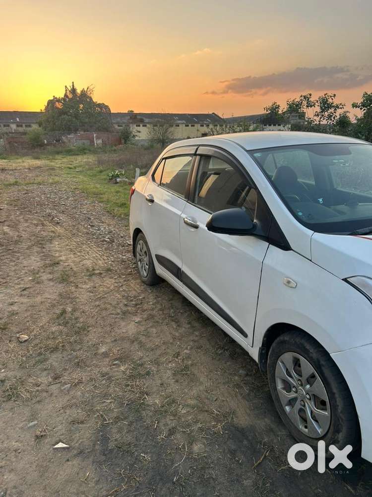 Hyundai Xcent 2016 Diesel Well Maintained