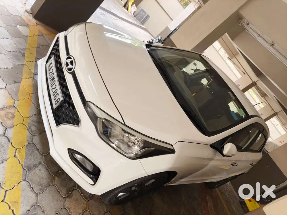 Hyundai I20 2020 Petrol 930000 Km Driven
