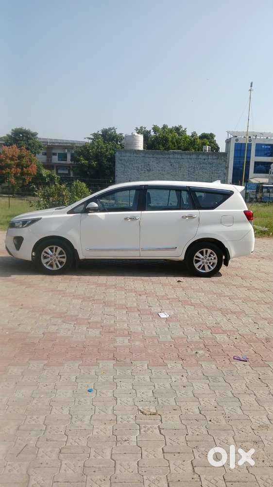 Toyota Innova Crysta [2020-ongoing] 2.7 Gx At 8 Str, 2022, Diesel