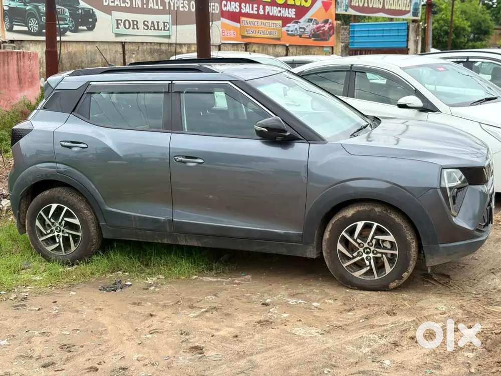 Mahindra Xuv Petrol 2025