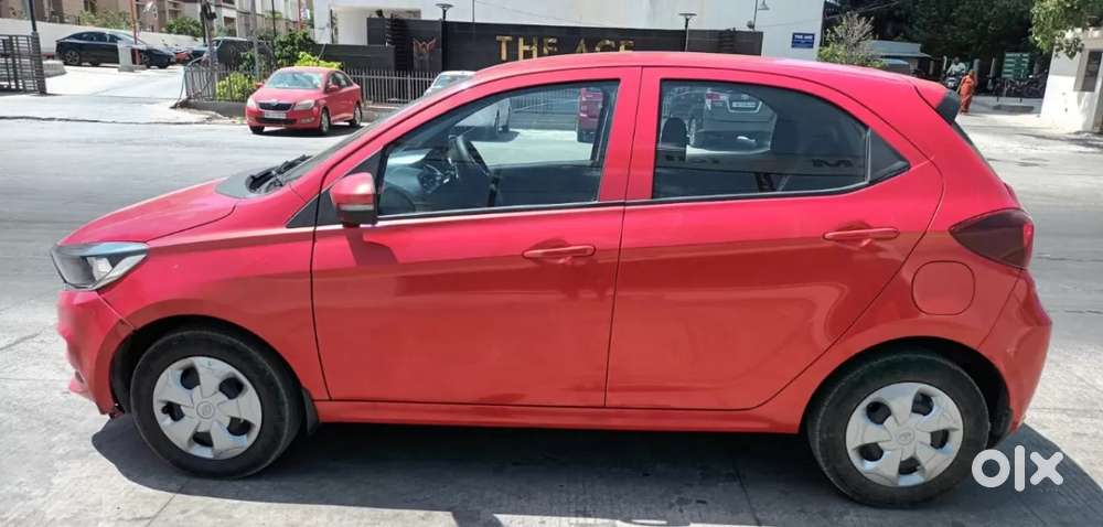 Tata Tiago 1.2 Revotron Xt (o), 2022, Petrol