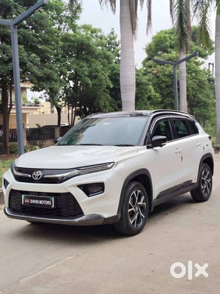 Toyota Urban Cruiser Hyryder 1.5 V Neo Drive Awd, 2023, Petrol