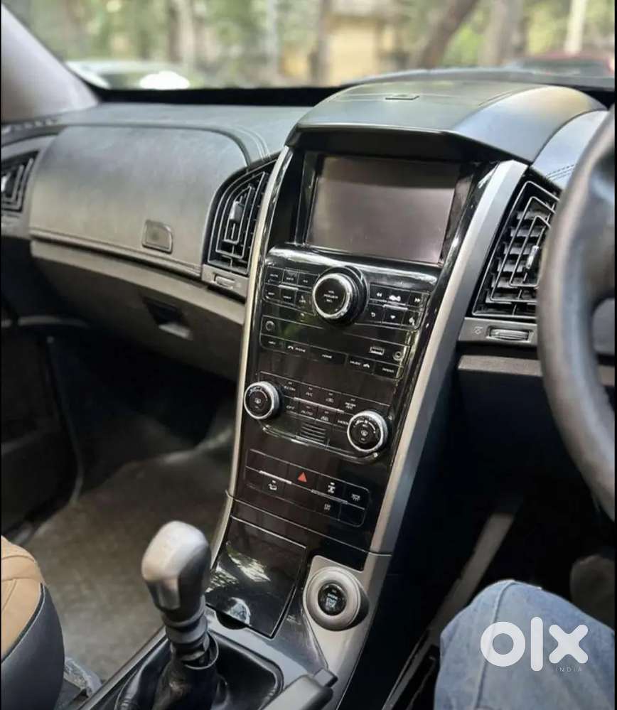 Xuv500 W11 Optional With Sunroof