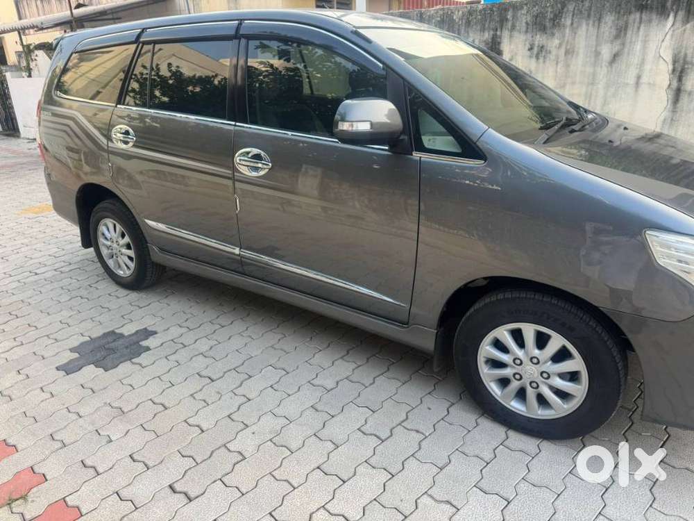 Toyota Innova 2.5 V 8 Str, 2014, Diesel