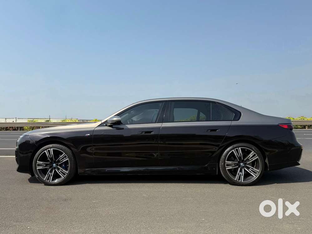 Bmw I7 Xdrive60, 2023, Electric