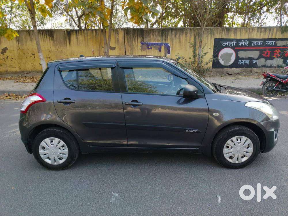 Maruti Suzuki Swift 1.2 Dlx, 2016, Petrol