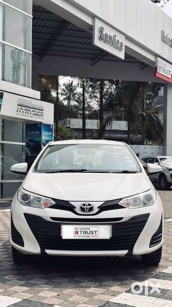 Toyota Yaris J Cvt, 2018, Petrol
