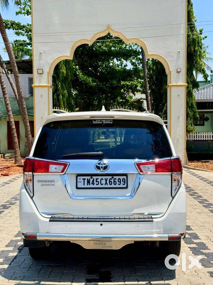 Toyota Innova Crysta 2.4 G Mt 7 Str, 2023, Diesel