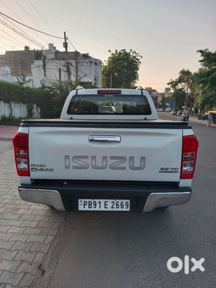 Isuzu D-max V-cross 2018