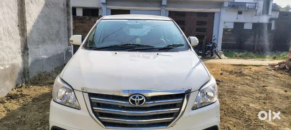 Toyota Innova 2014 Diesel 149000km Driven All Tyre New