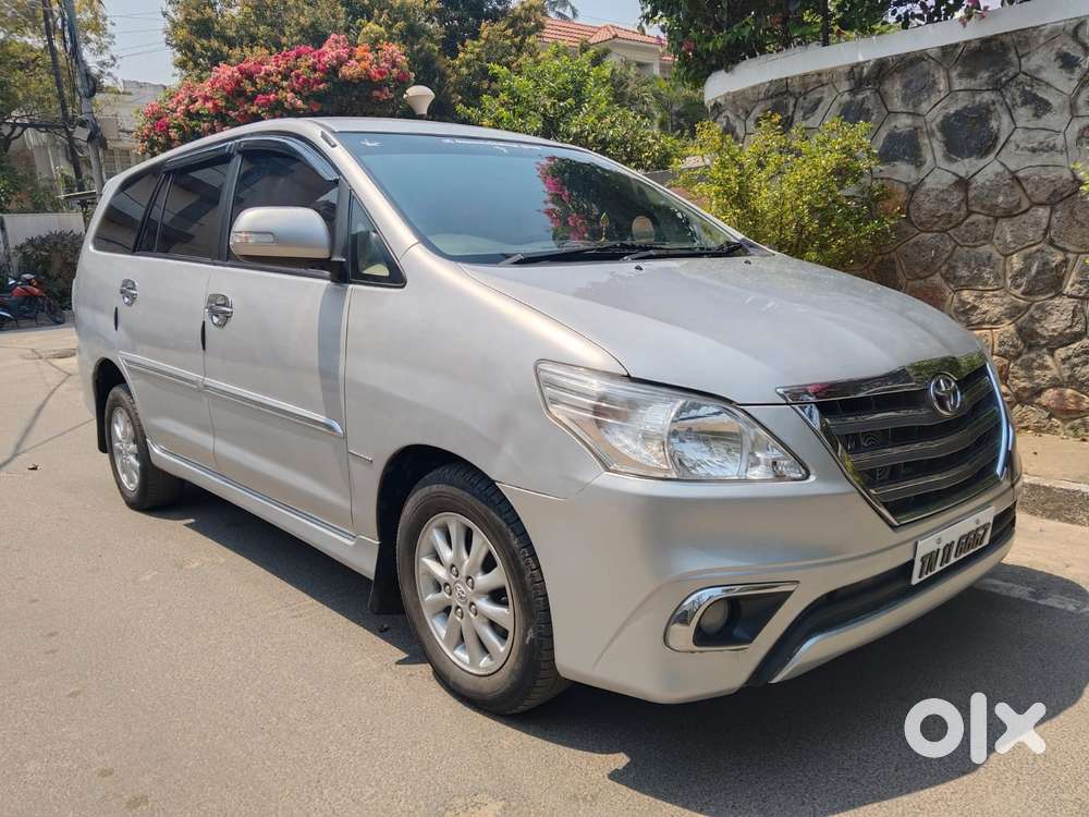 Toyota Innova 2.5 Vx 8 Seater Bs Iv, 2012, Diesel