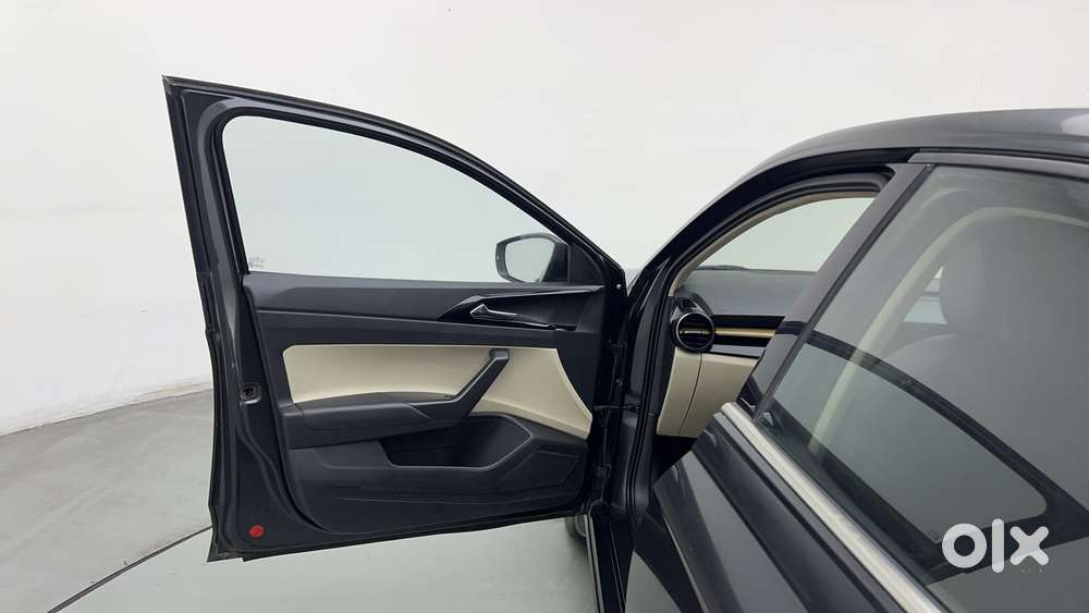 Skoda Slavia Style 1.0l Tsi Mt, 2022, Petrol