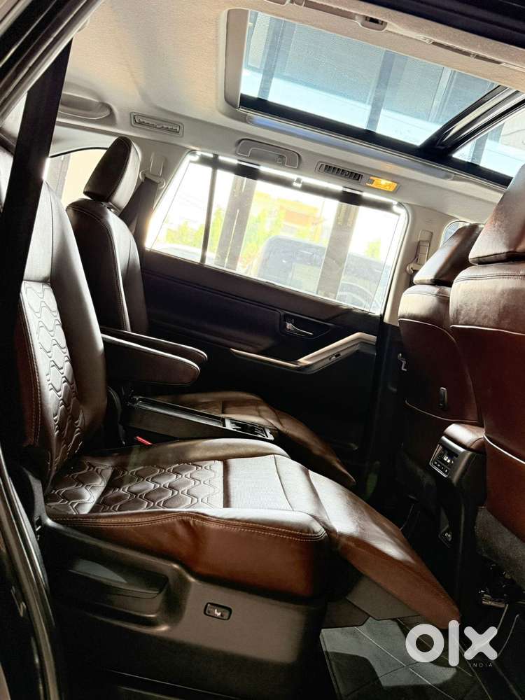 Toyota Innova Hycross 2.0 Zx (o) Hybrid 7 Str, 2024, Cng & Hybrids