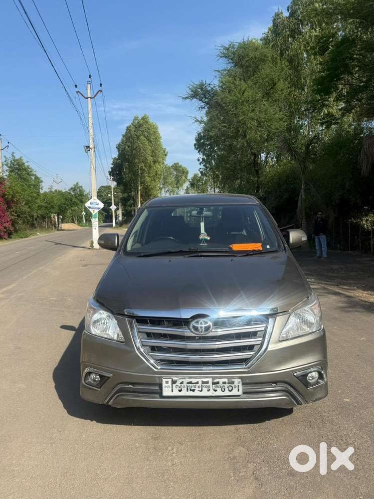 Toyota Innova 2015 Diesel 13750 Km Driven